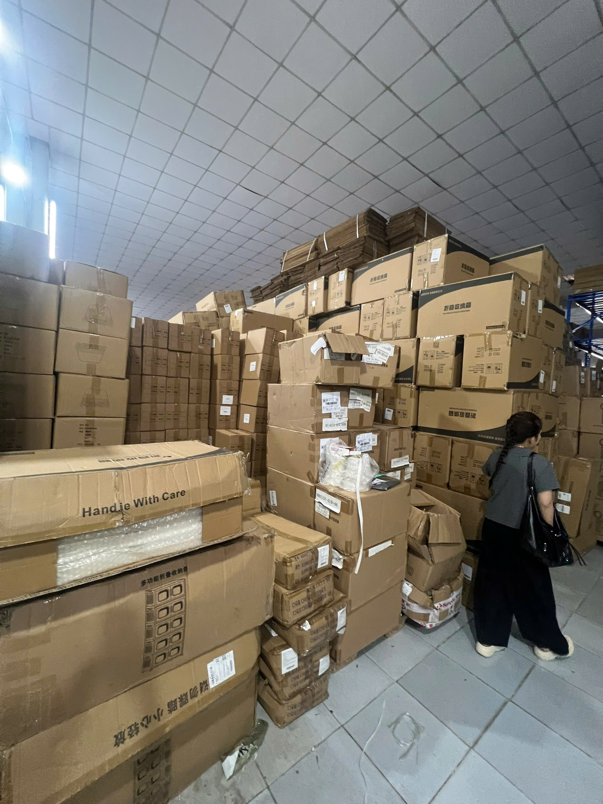 Kho hàng Lê Triết 1